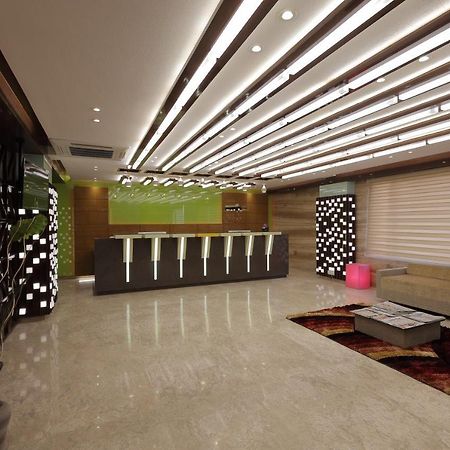 Hotel The Lotus Park Ahmedabad Exterior foto