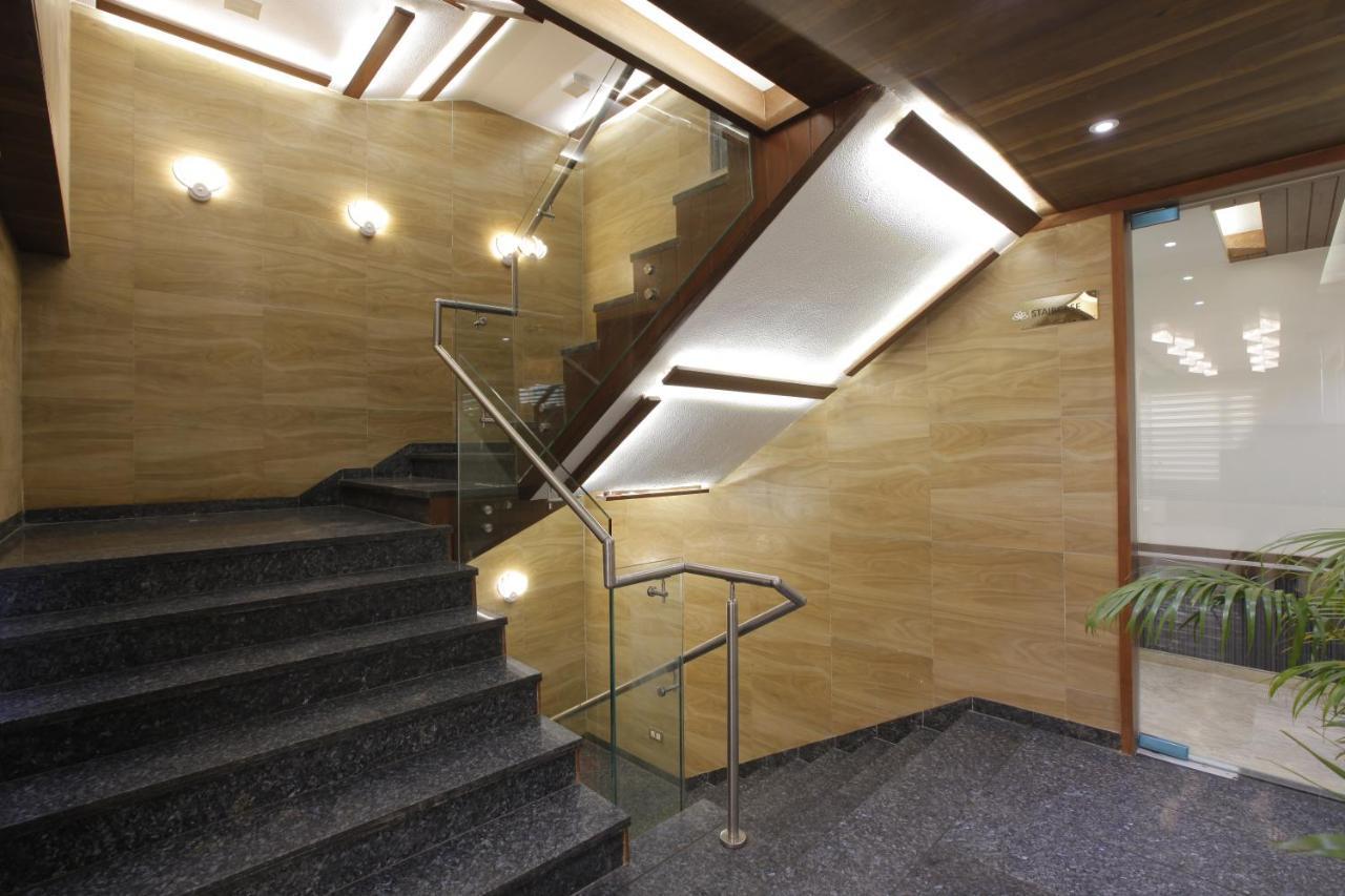 Hotel The Lotus Park Ahmedabad Exterior foto